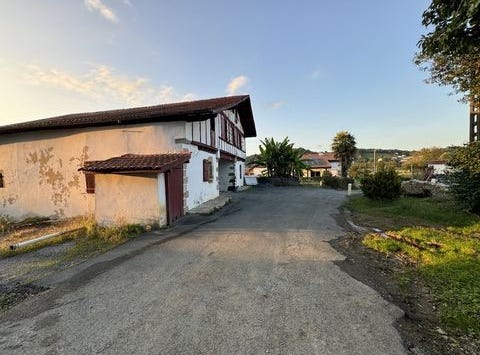 SAINT PEE SUR NIVELLE, Aquitaine 64310