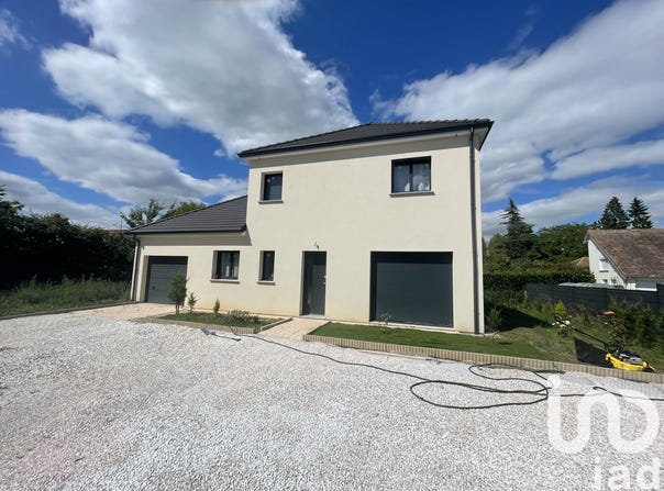 Le Vaudreuil, Normandy 27100