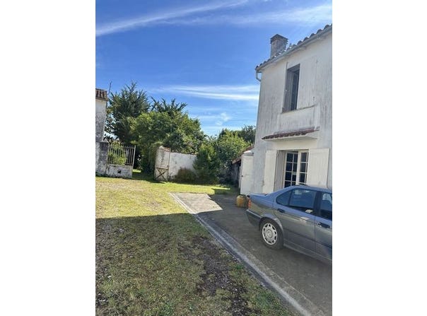 Saint-Jean-d'Angély, Poitou-Charentes 17400