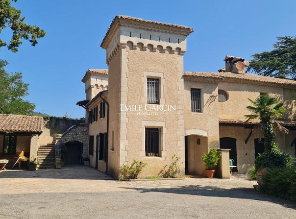 Pierrevert, Provence-Alpes-Côte-d'Azur 04860