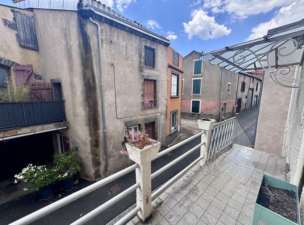 mozac, Auvergne-Rhône-Alpes 63200