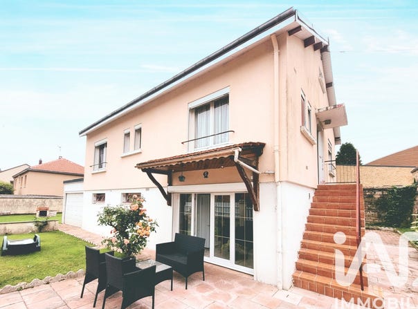 Donchery, Grand Est 08350