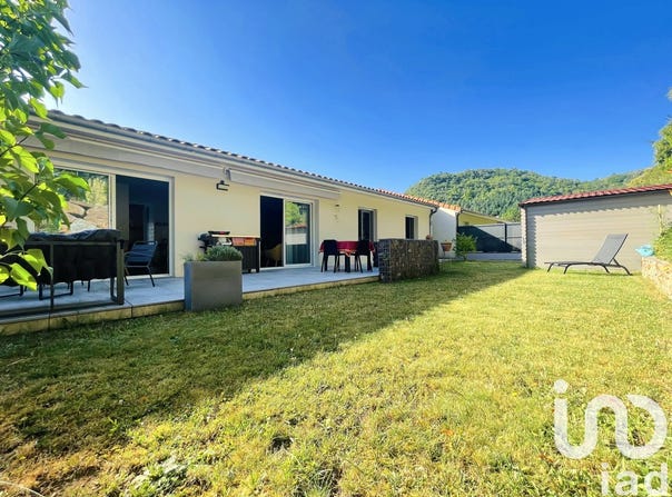 Volvic, Auvergne-Rhône-Alpes 63530