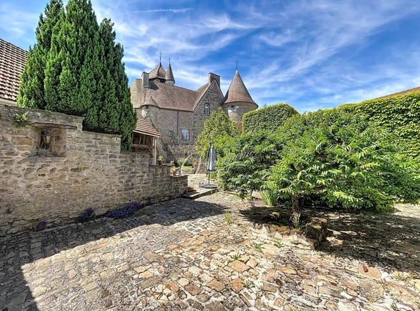 Arnay-le-Duc, Burgundy 21230