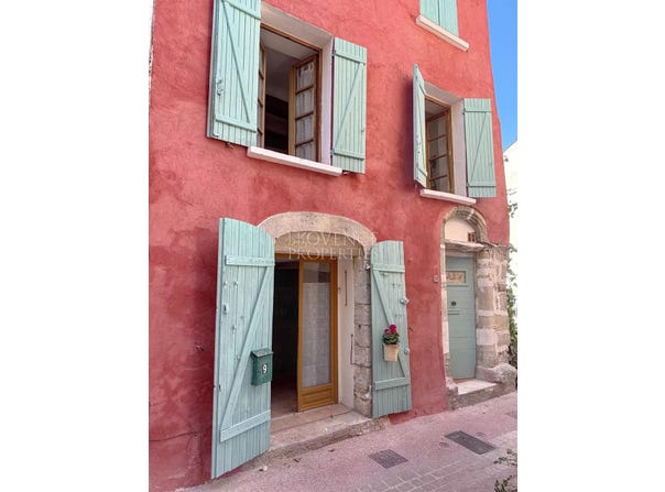 Correns, Provence-Alpes-Côte-d'Azur 83570
