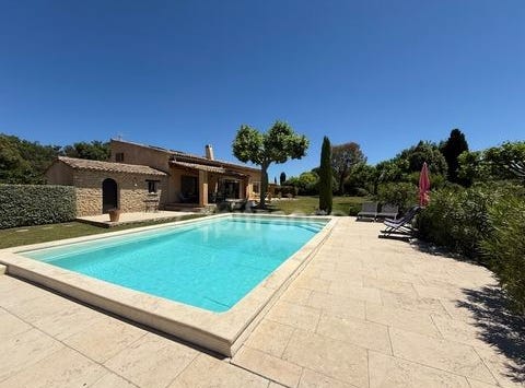 LOURMARIN, Provence-Alpes-Côte d'Azur 84160