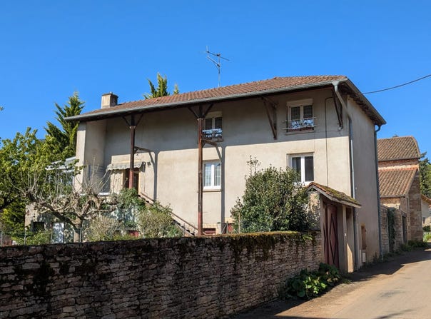 Azé, Saône-et-Loire 71260