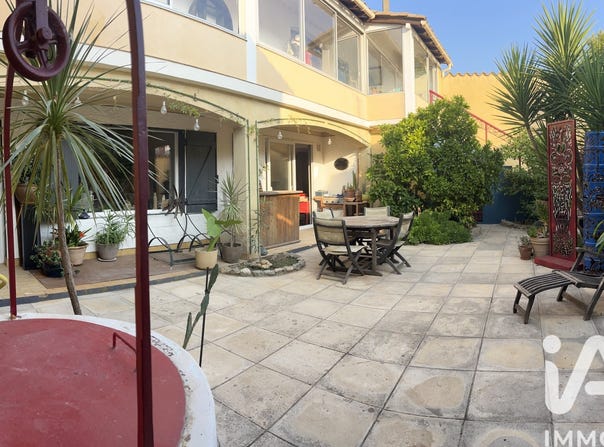 Garons, Occitanie 30128