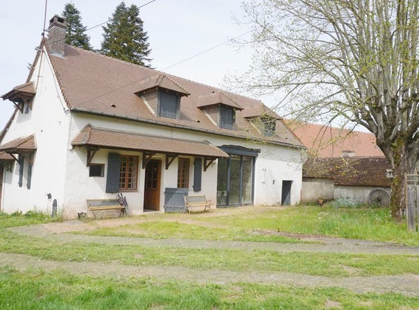 Charolles, Burgundy 71120