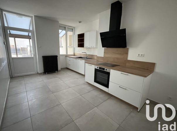 Changé, Pays de la Loire 72560