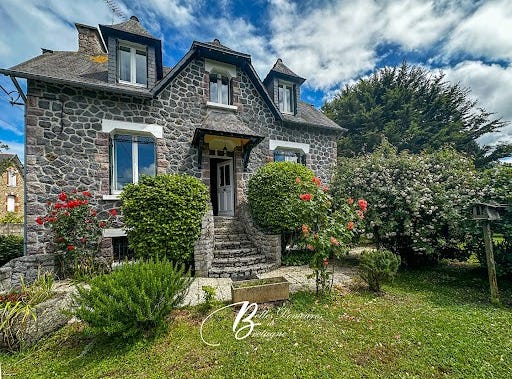 PLOUHA, Brittany 22580