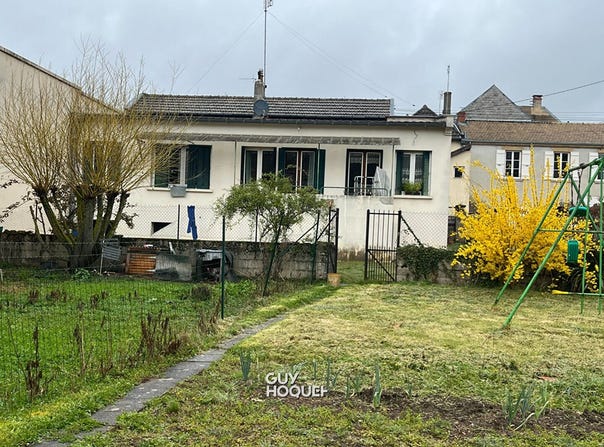 Charolles, Burgundy 71120