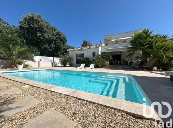 Salon-de-Provence, Provence-Alpes-Côte d'Azur 13300