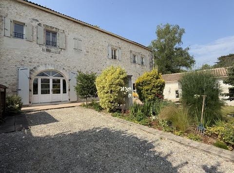 VOUZAN, Poitou-Charentes 16410