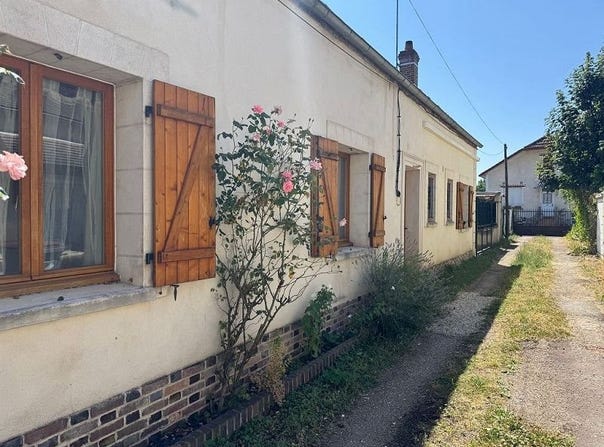 Sens, Burgundy 89100