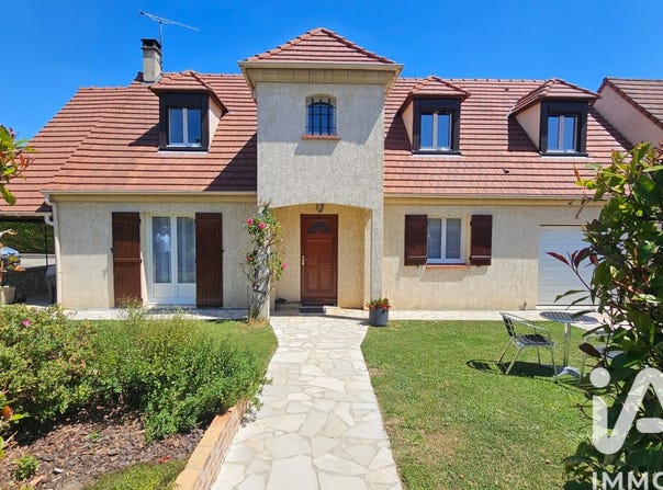 Gisors, Normandy 27140