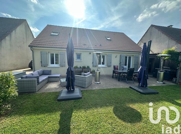 Saint-Germain-Laval, Île-de-France 77130
