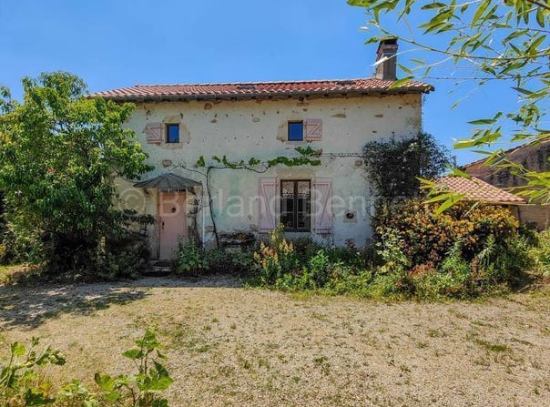 Lezay, Poitou-Charentes 79120