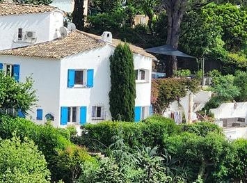 Roquebrune-Sur-Argens, Provence-Alpes-Côte d'Azur 83380