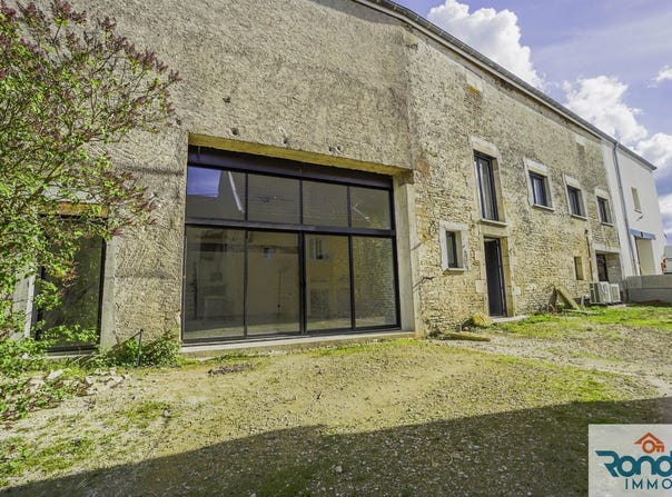 Villecomte, Burgundy 21120