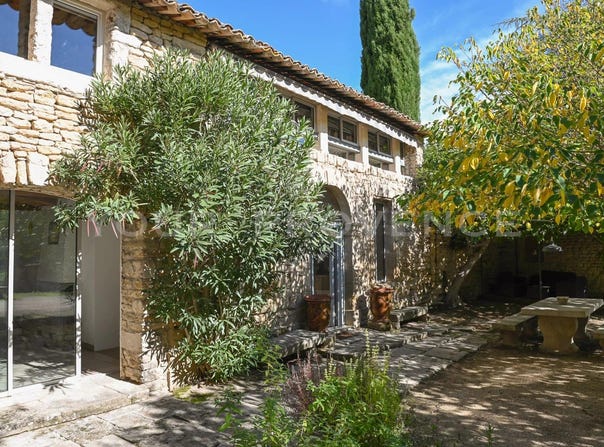 Cabrières-d'Avignon, Provence-Alpes-Côte-d'Azur 84220