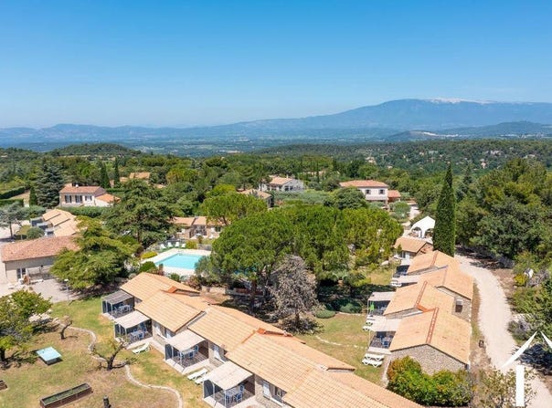 Pernes-les-Fontaines, Provence-Alpes-Côte-d'Azur 84210
