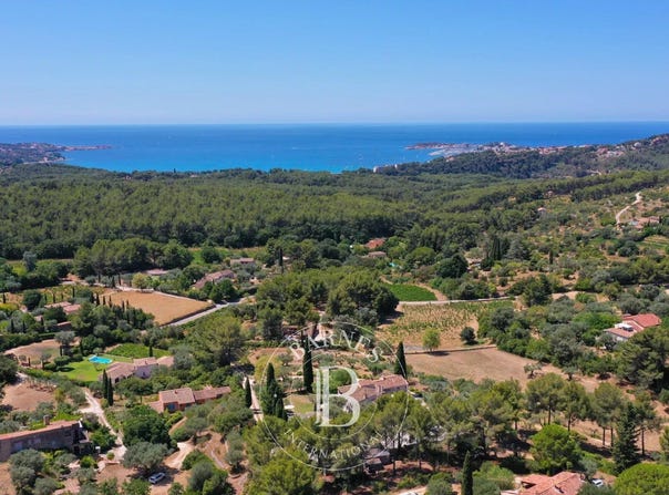 Sanary-sur-Mer, Provence-Alpes-Côte-d'Azur 83110