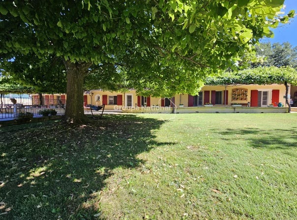 Pernes-les-Fontaines, Provence-Alpes-Côte-d'Azur 84210