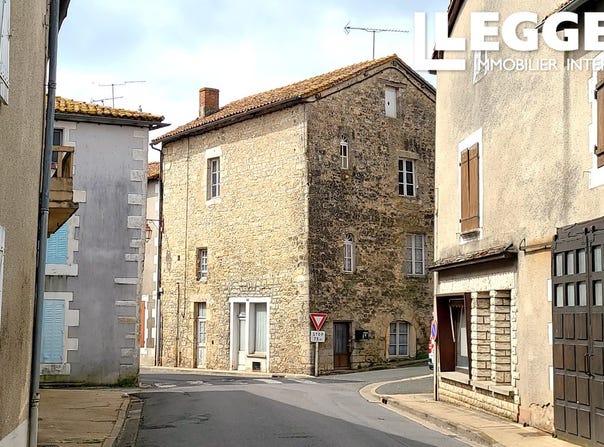 Charroux, Nouvelle-Aquitaine 86250