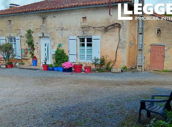 Charroux, Nouvelle-Aquitaine 86250