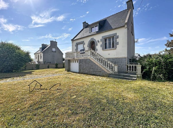 Plouguerneau, Brittany 29880
