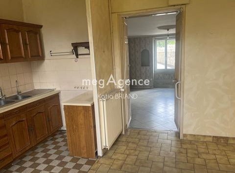 Laval, Pays de la Loire 53000