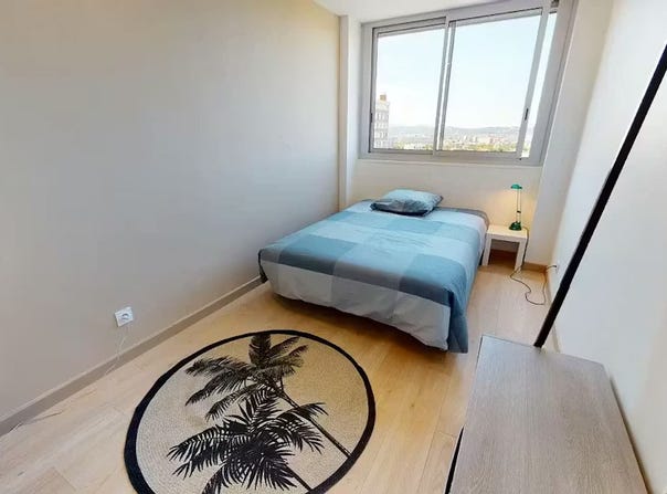 Rue du Parc, Bron, Auvergne-Rhône-Alpes 69500