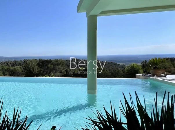 Le Barroux, Provence-Alpes-Côte-d'Azur 84330