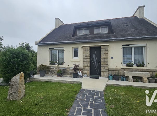 Plonéour-Lanvern, Brittany 29720