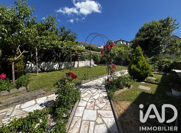 Le Chambon-Feugerolles, Auvergne-Rhône-Alpes 42500
