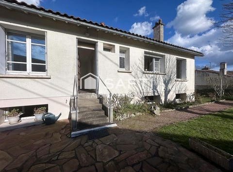 Parthenay, Poitou-Charentes 79200