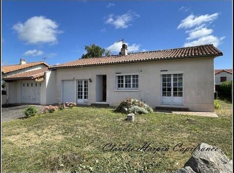 PARTHENAY, Poitou-Charentes 79200