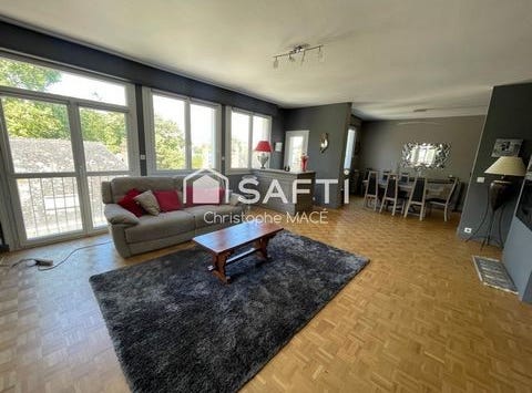 Laval, Pays de la Loire 53000