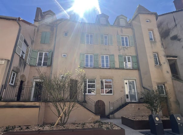 Charolles, Burgundy 71120