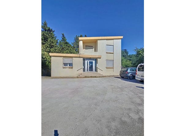 Nîmes, Gard 30000