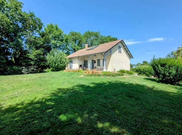 Azé, Saône-et-Loire 71260