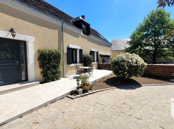 Châteaudun, Centre-Val de Loire 28200