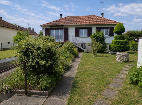 Saint-Étienne-du-Rouvray, Normandy 76800