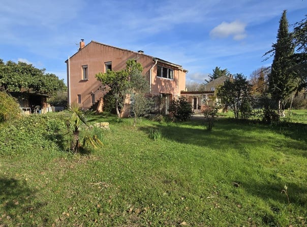 Robion, Provence-Alpes-Côte d'Azur 84440