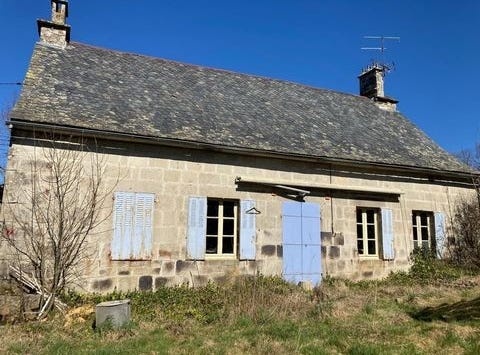Menet, Auvergne 15400