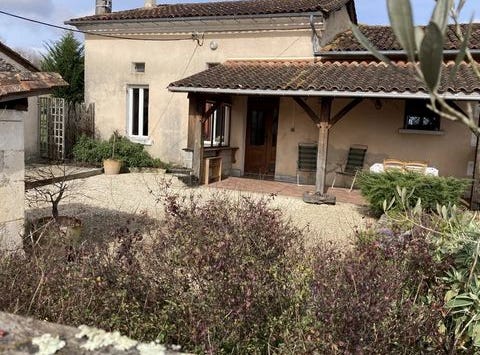 Bonnes, Charente
