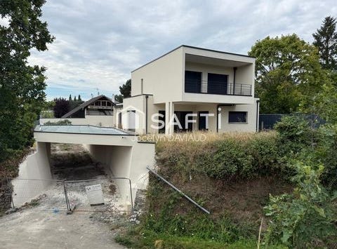 Juigne-Sur-Loire, Pays de la Loire 49610