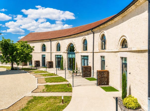 Beaune, Burgundy 21200