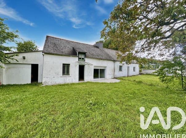 Grâce-Uzel, Brittany 22460